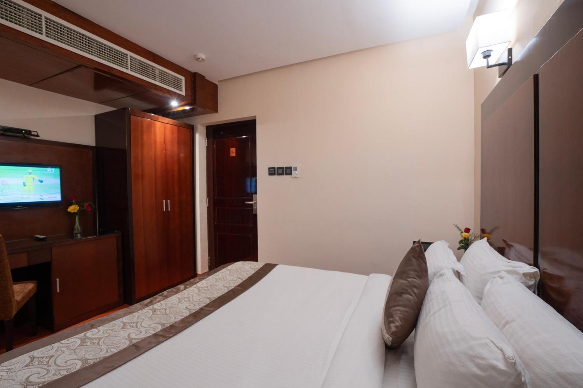 Park Avenue Hotel Nungambakkam Chennai Exterior foto